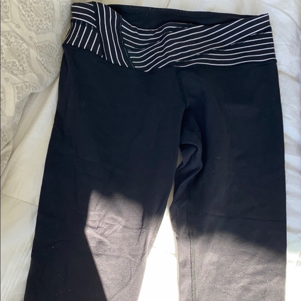 Reversible Lululemon black crop leggings